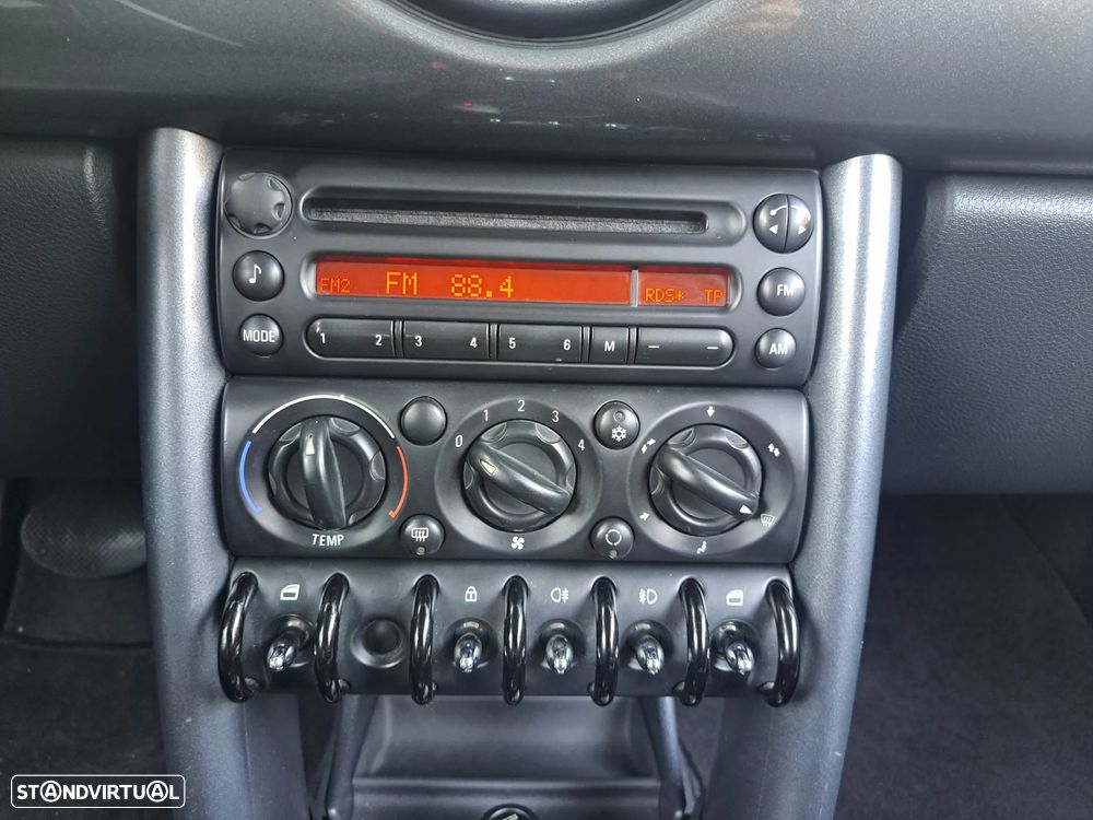 MINI 3 Portas Cooper Aut. - 19