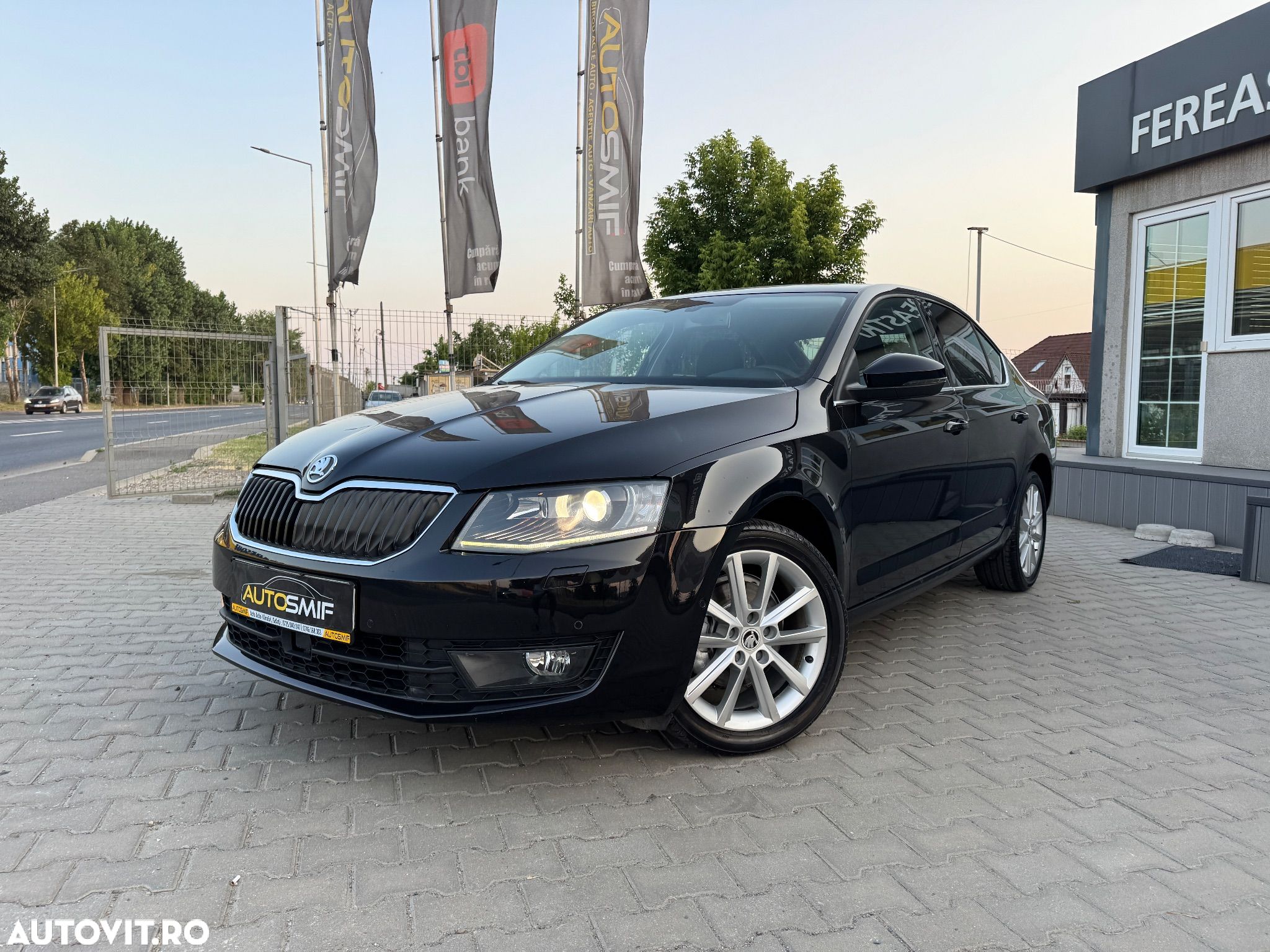 Skoda Octavia 1.6 TDI DPF DSG Elegance - 1