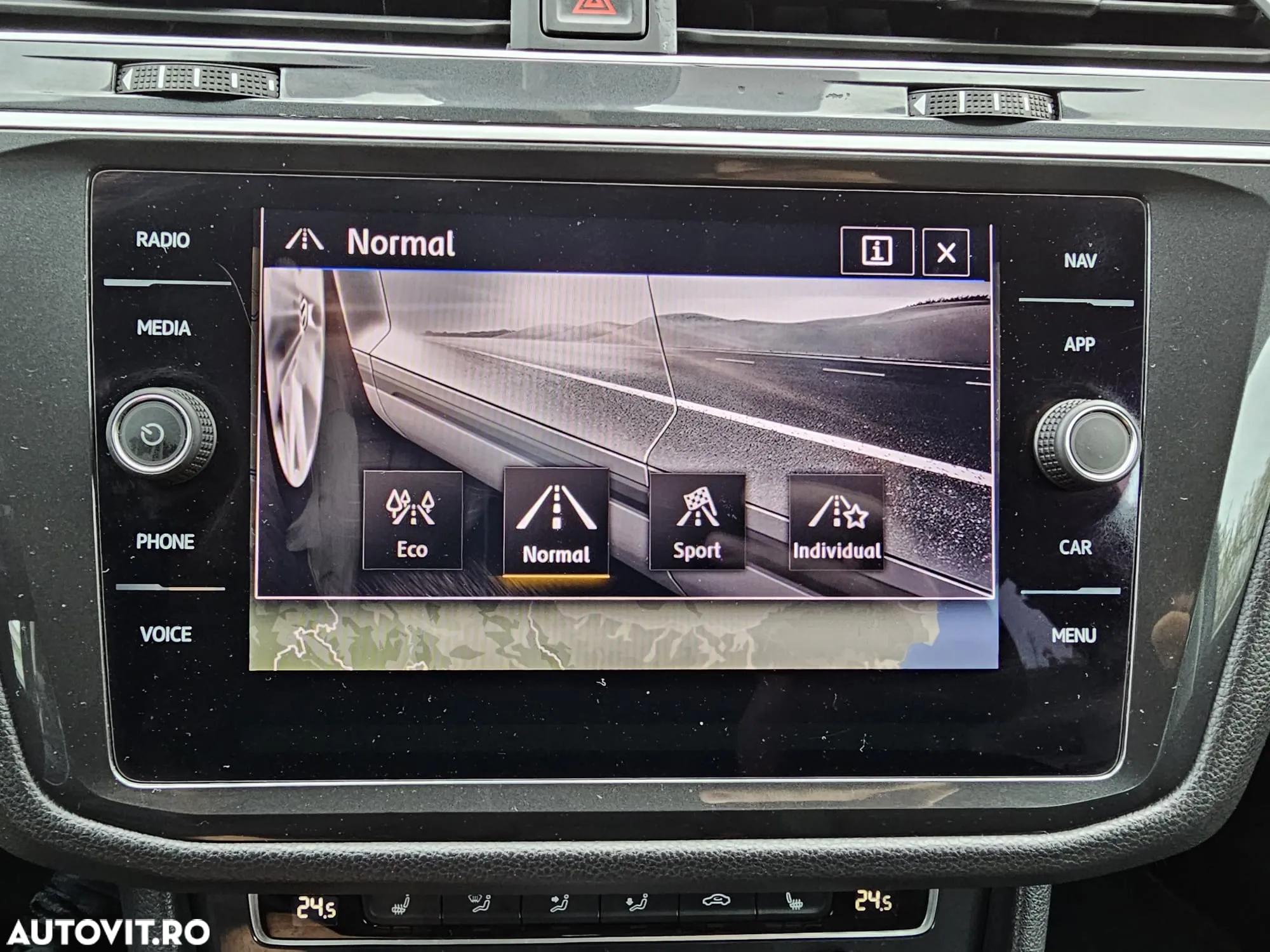 Volkswagen Tiguan 2.0 TDI SCR DSG IQ.DRIVE - 14
