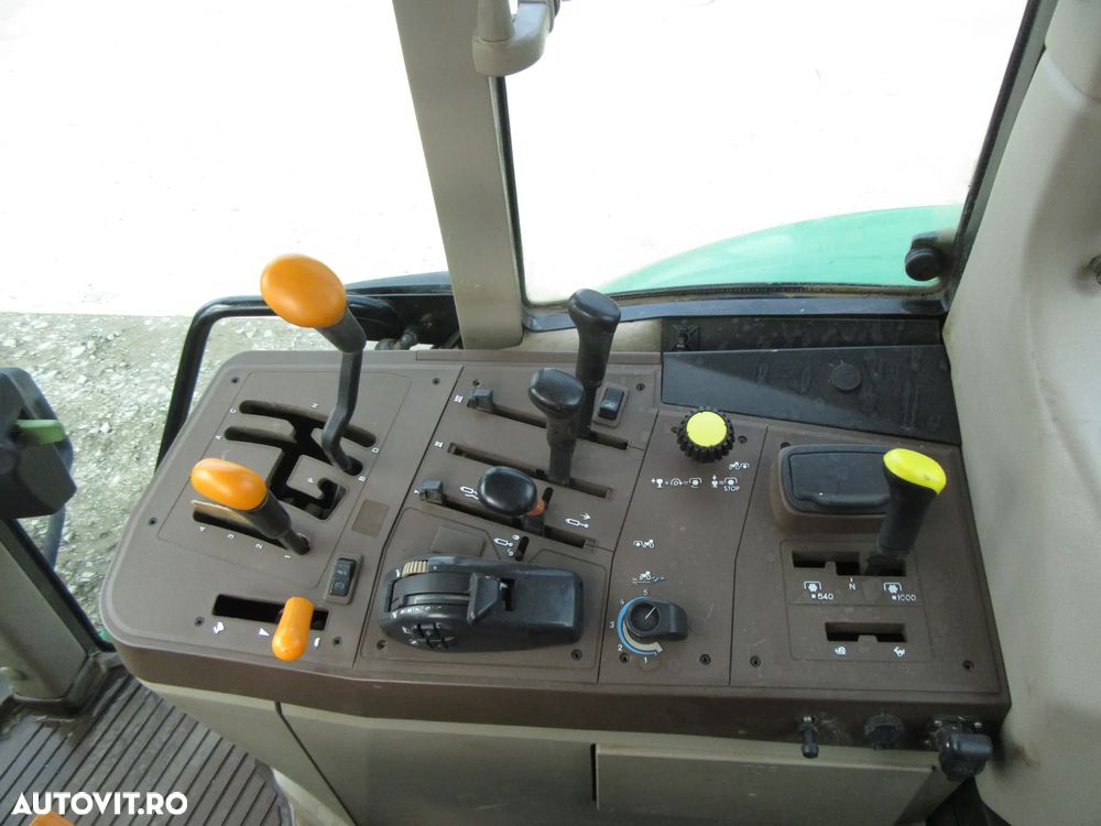 John Deere 6320 - 12