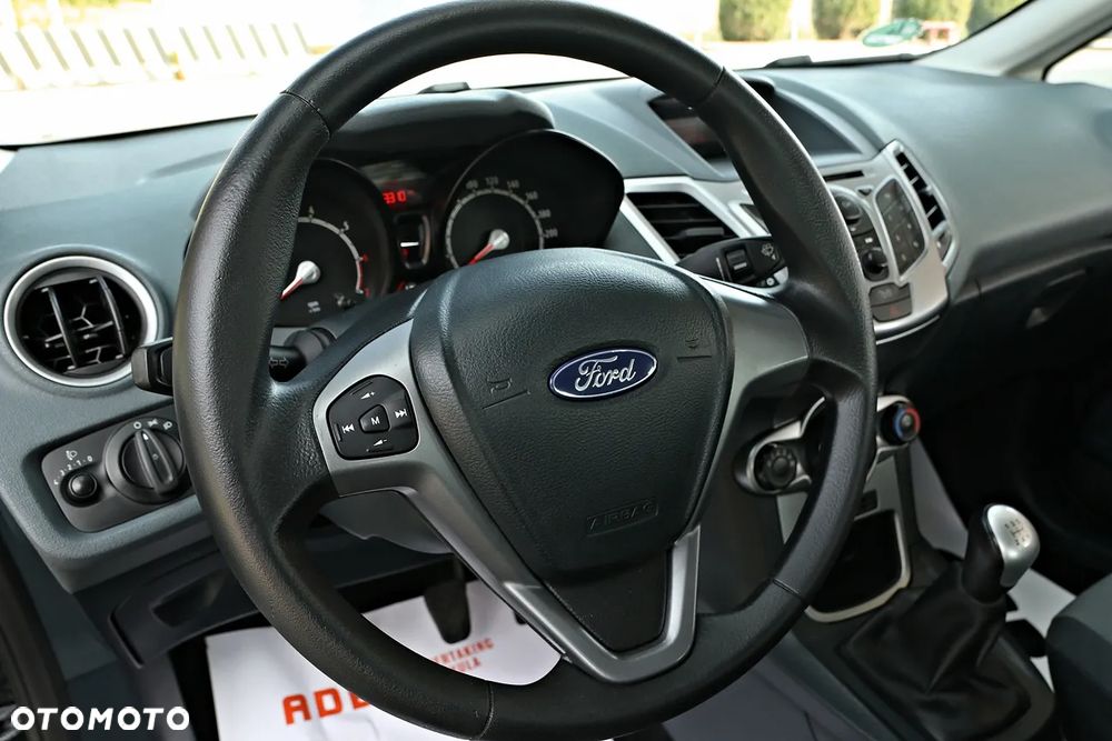Ford Fiesta 1.25 Trend - 30