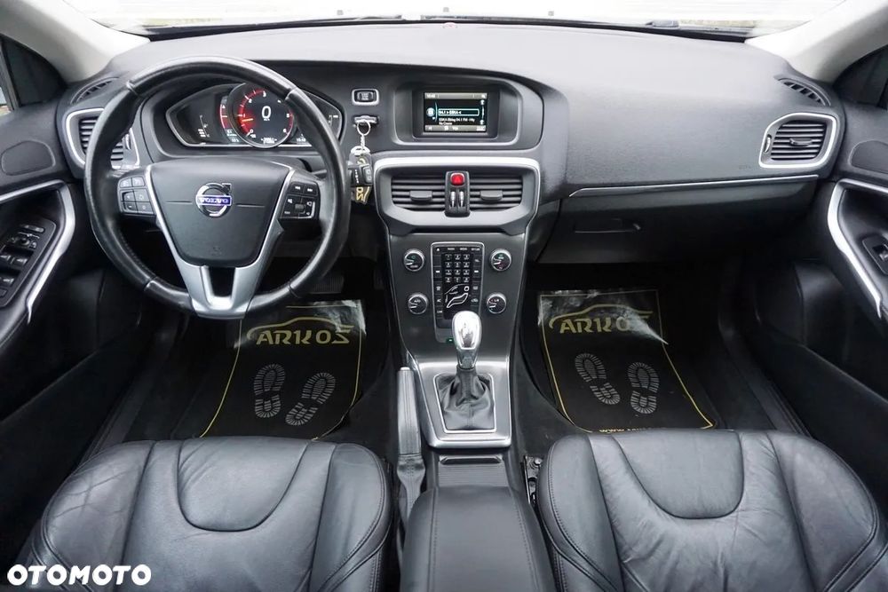 Volvo V40 D3 Summum - 2