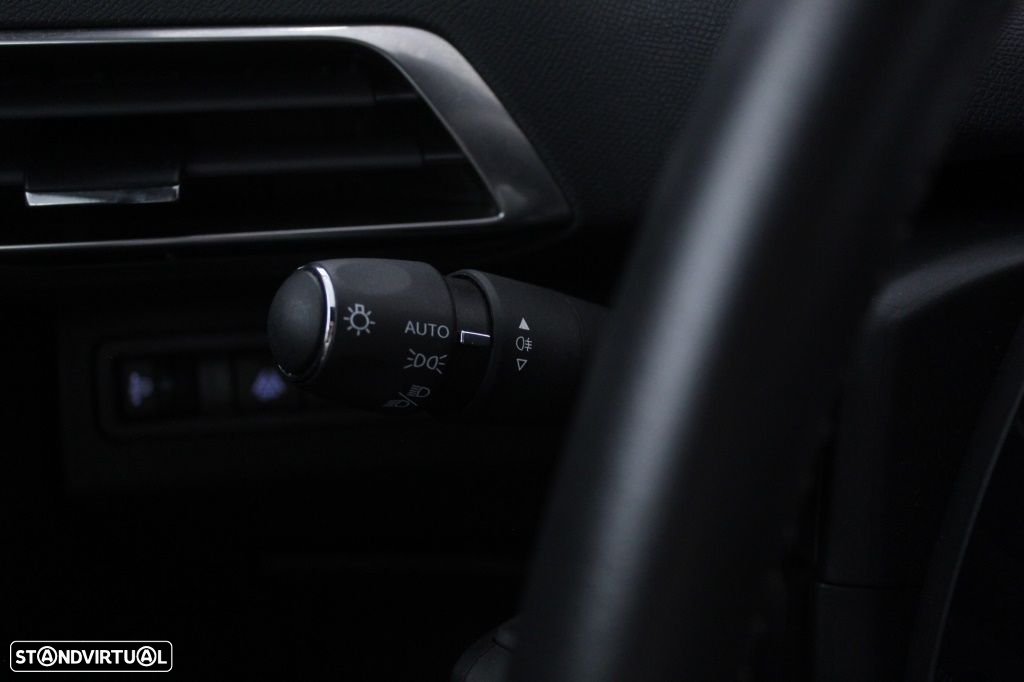 Peugeot 5008 1.2 PureTech Allure Pack EAT8 - 24