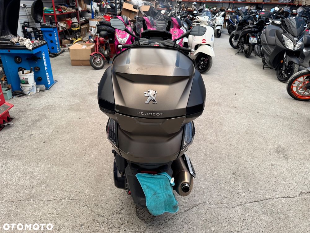 Peugeot Metropolis - 7
