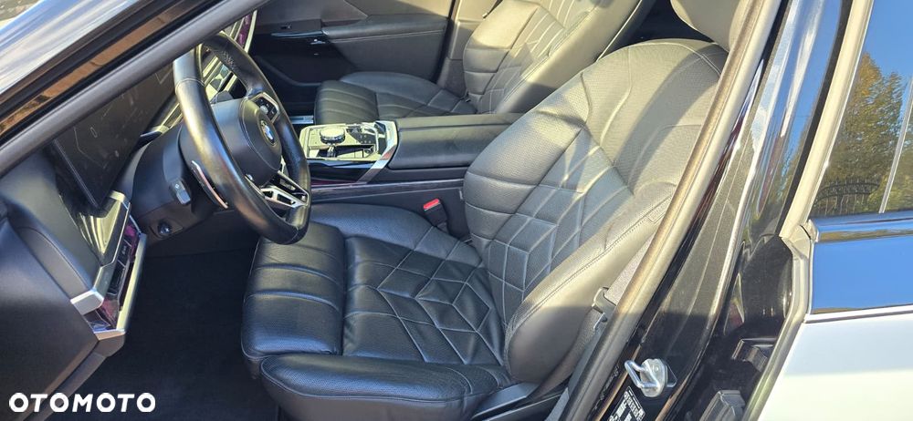 BMW Seria 7 - 11