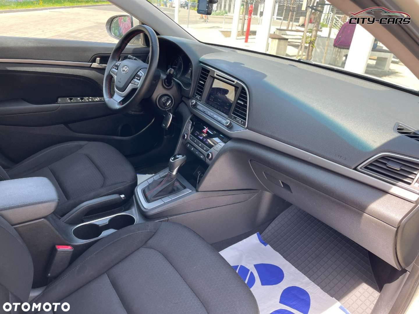 Hyundai Elantra - 20