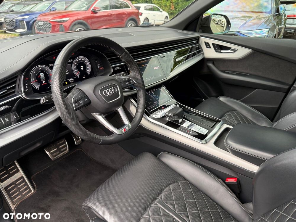 Audi Q8 - 10