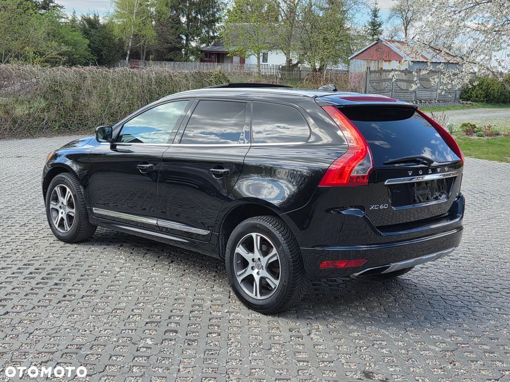 Volvo XC 60 T6 AWD Momentum - 4