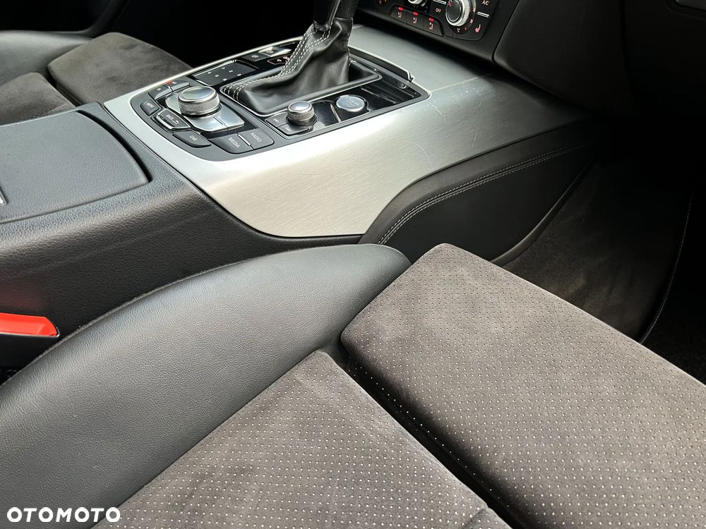 Audi A6 Avant 2.0 TDI Ultra S tronic - 26