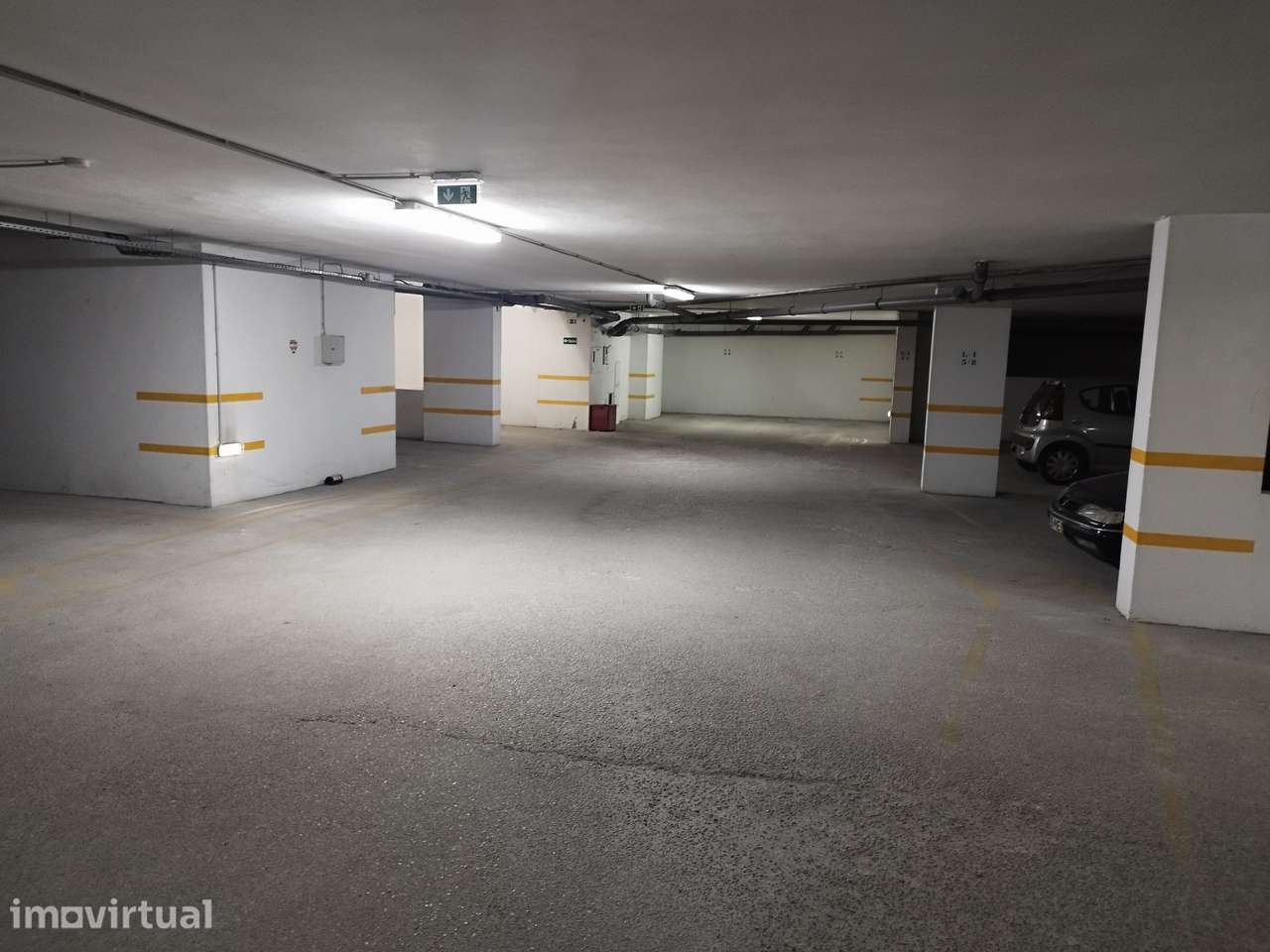 Armação de Pêra, Garagem muito central perto do Mercado - Grande imagem: 4/5