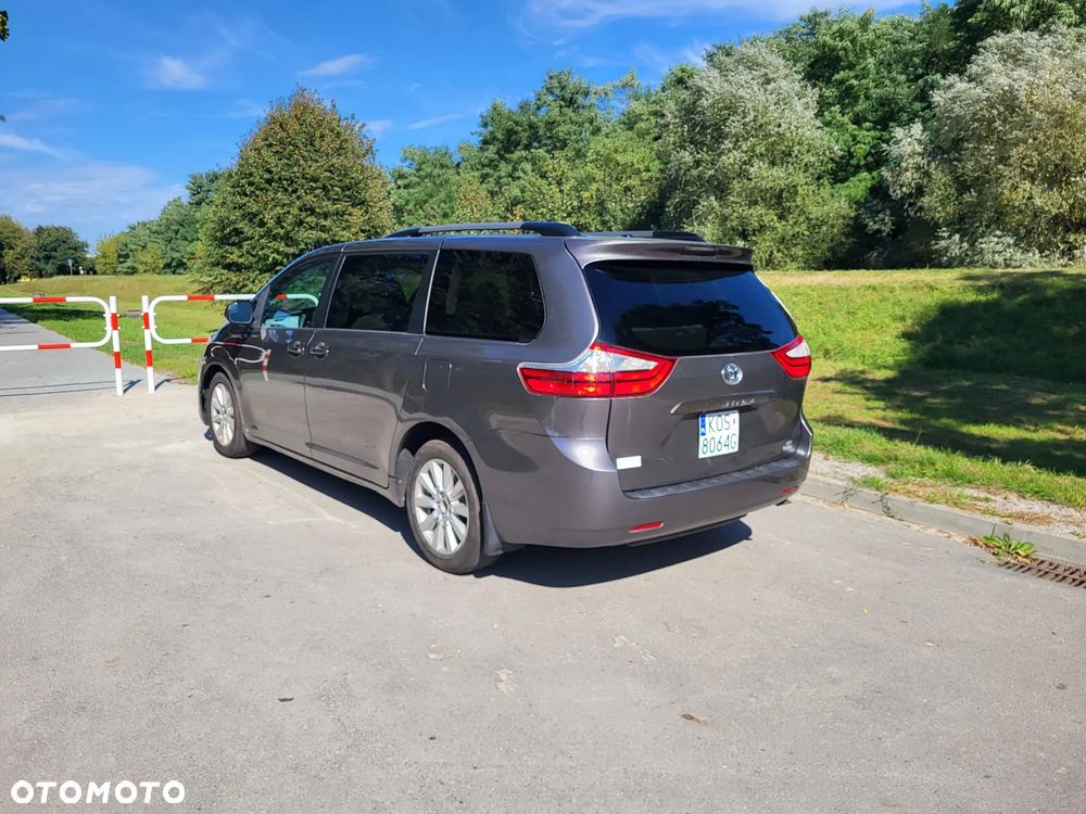 Toyota Sienna 3.5 V6 LE AWD - 9