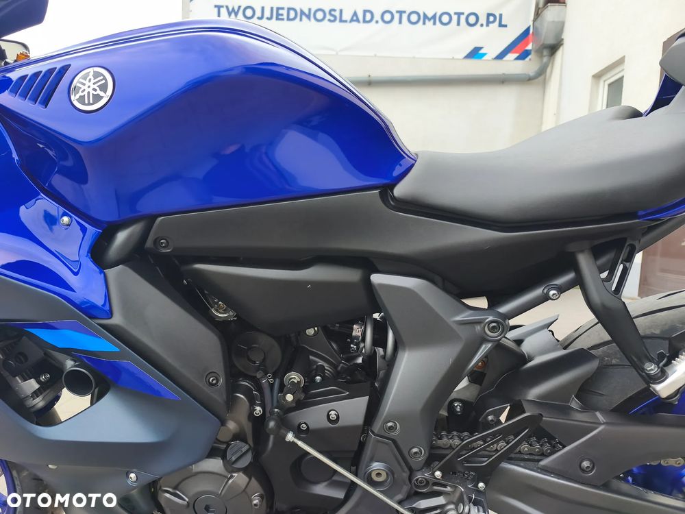 Yamaha R7 - 12