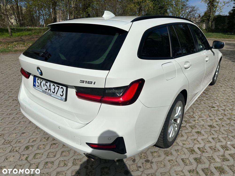 BMW Seria 3 318i - 8