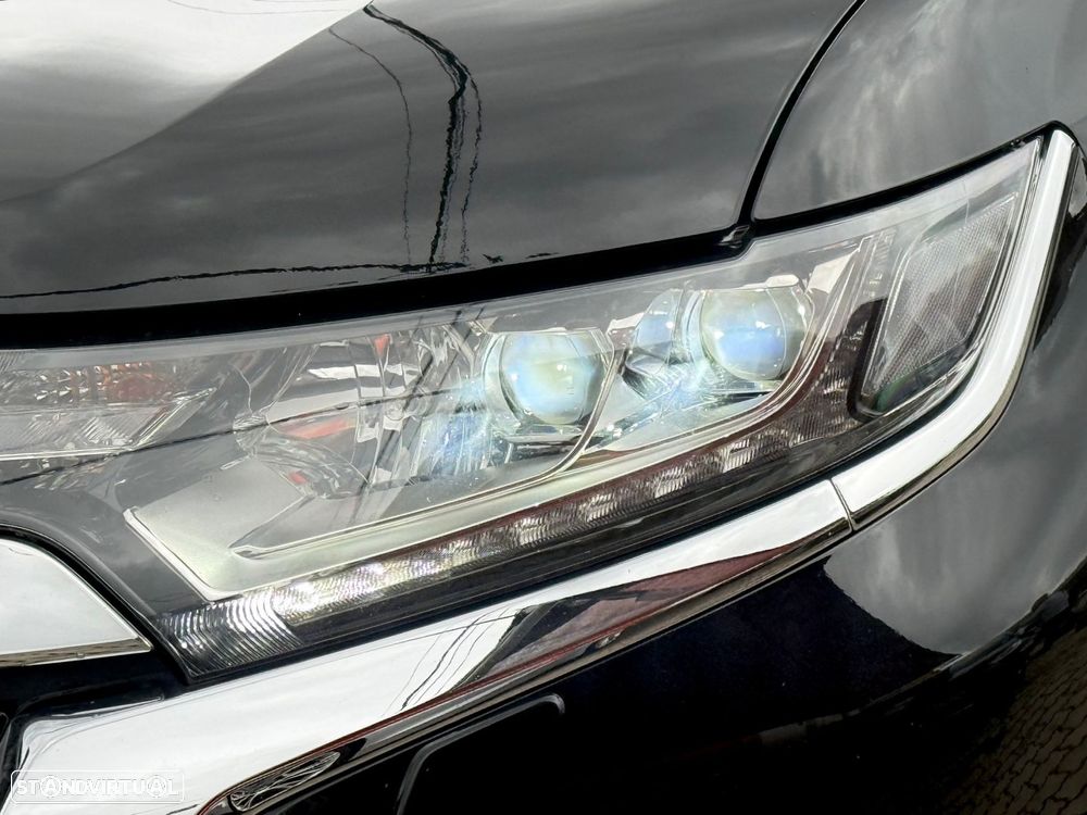 Mitsubishi Outlander 2.2 DI-D Intense - 4