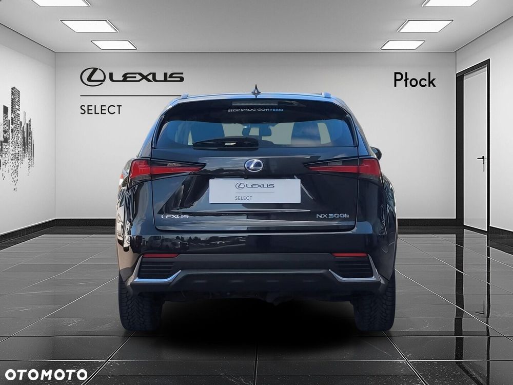 Lexus NX 300h Business Edition AWD - 4