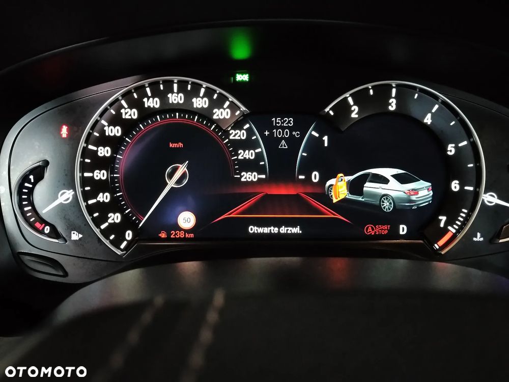 BMW Seria 5 530i GPF xDrive Luxury Line sport - 6