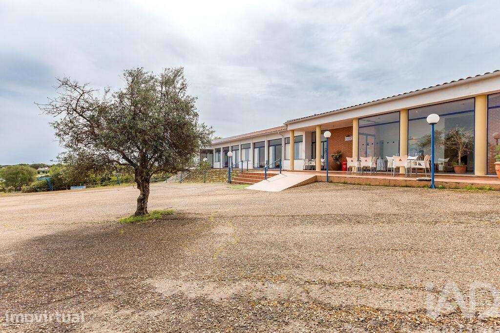 Restaurante em São Brás e São Lourenço de 670,00 m2