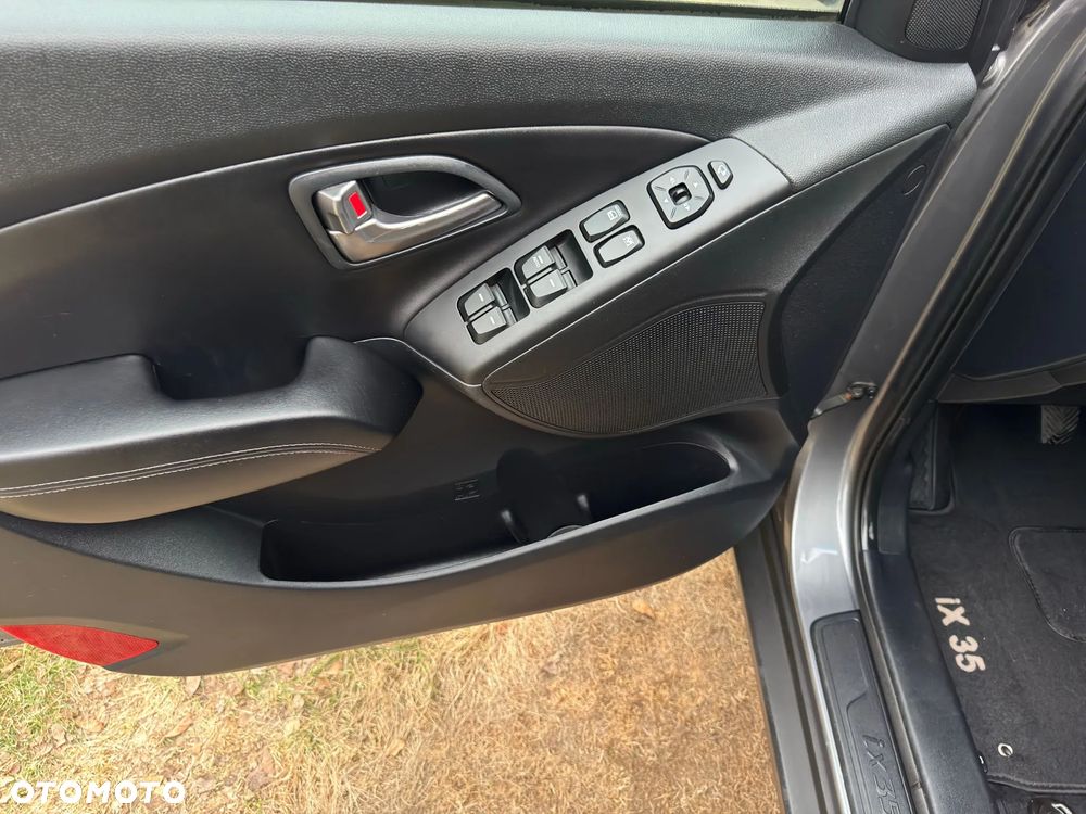 Hyundai ix35 1.6 2WD Fifa World Cup Edition - 11