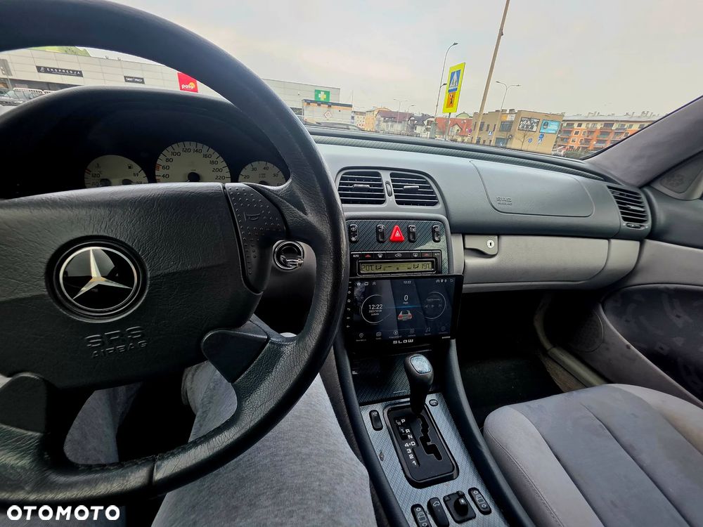 Mercedes-Benz CLK 320 - 10