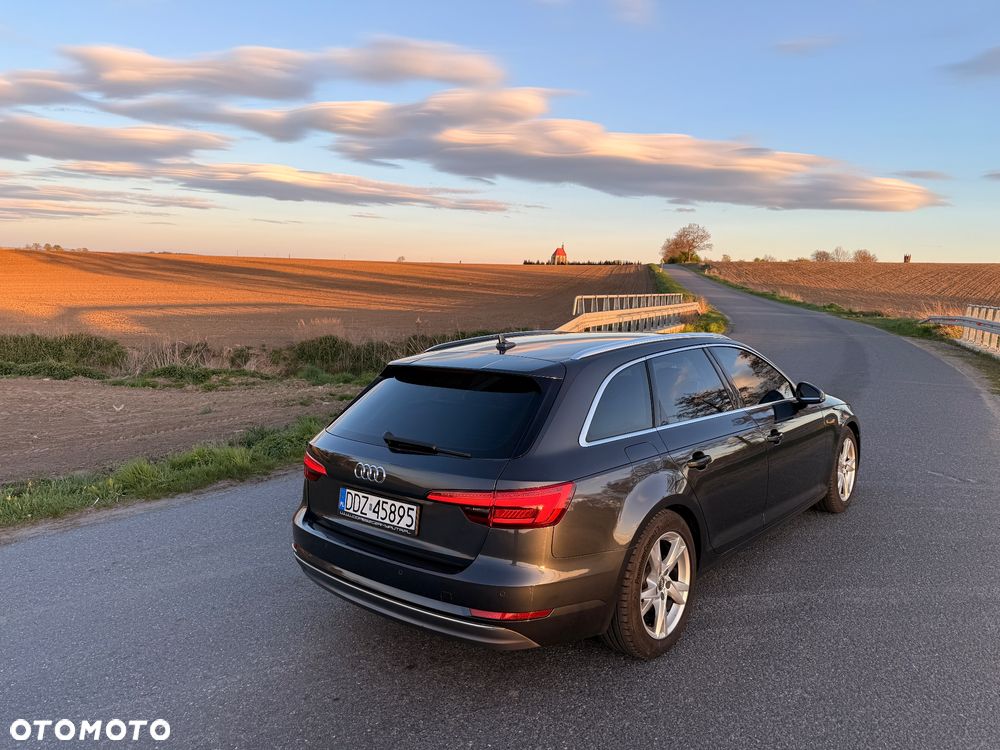 Audi A4 Avant 2.0 TDI ultra design - 4