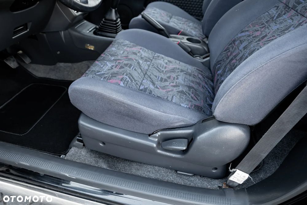 Toyota RAV4 2.0 Special - 22