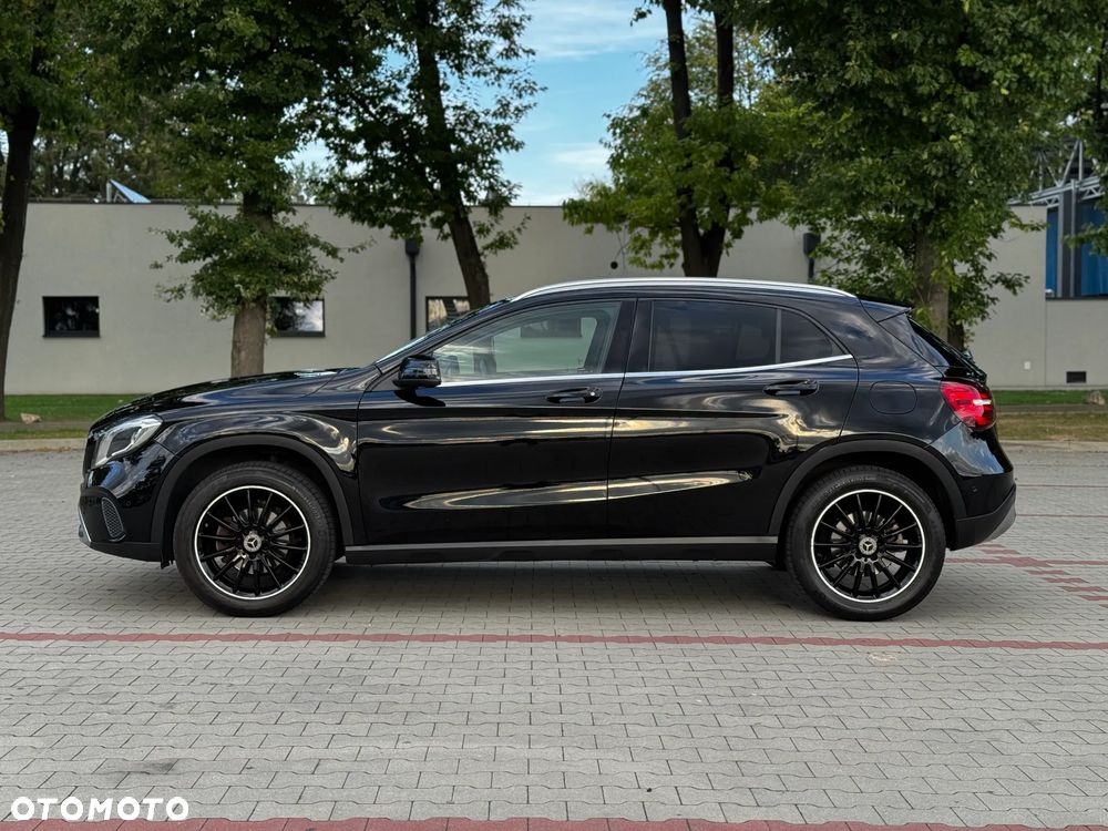 Mercedes-Benz GLA 200 7G-DCT - 5