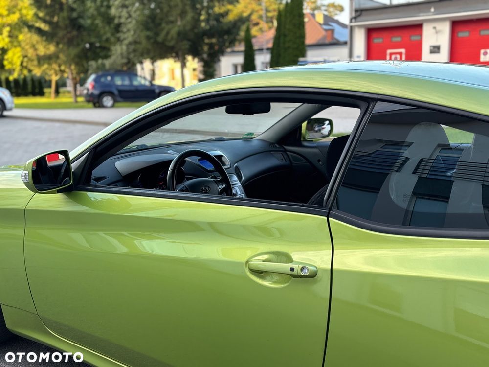 Hyundai Genesis Coupe 2.0 T - 32