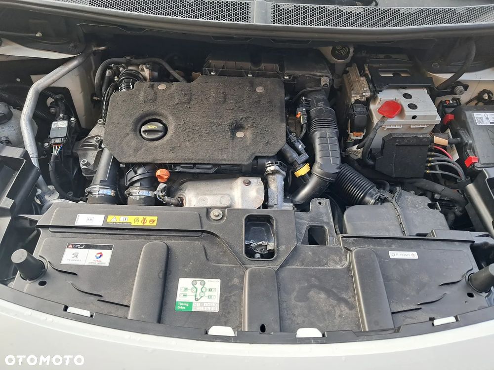 Peugeot 5008 ver-1-5-bluehdi-gt-pack-s-s-eat8 - 30