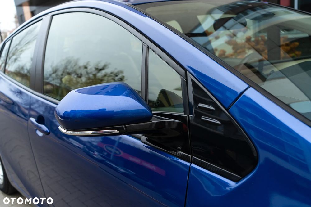 Toyota Prius 1.8 HSD Premium - 16