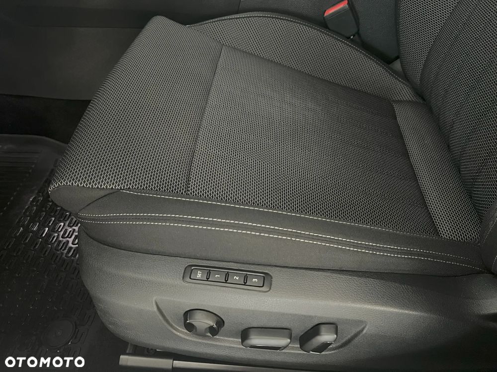 Skoda Superb 2.0 TDI SCR Style DSG - 28