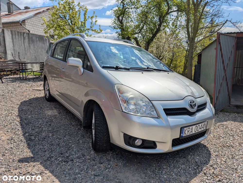 Toyota Corolla Verso 1.8 Premium + - 4