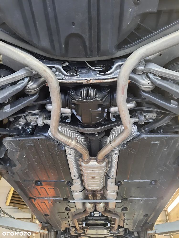 Mercedes-Benz CLS - 33