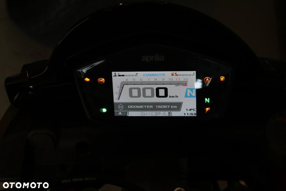 Aprilia Tuono - 15