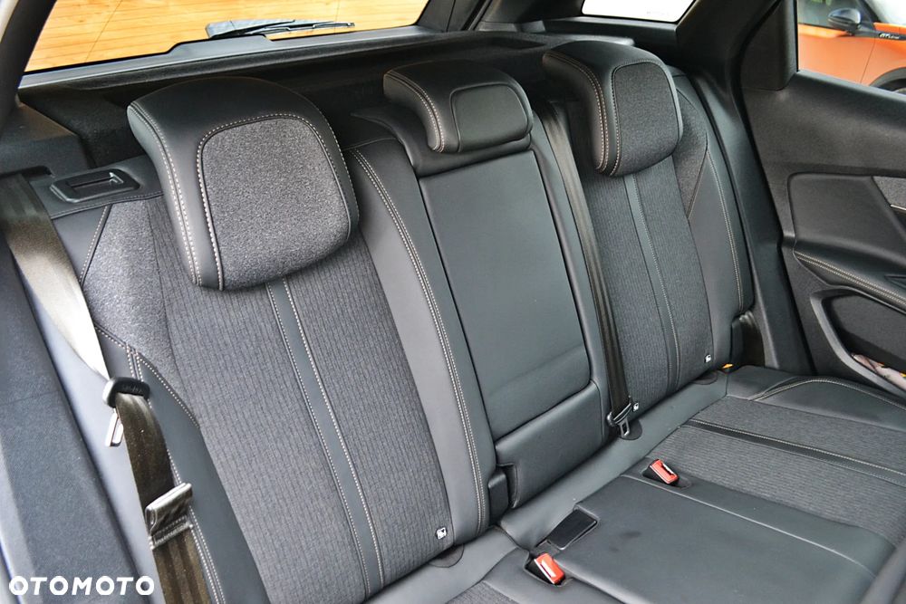 Peugeot 3008 1.5 BlueHDi GT S&S EAT8 - 23