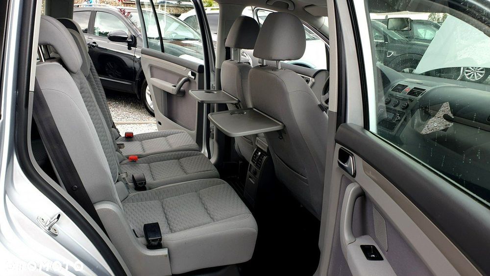 Volkswagen Touran - 15