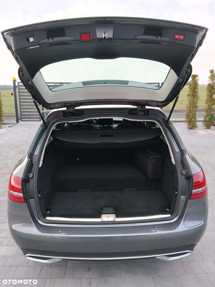 Mercedes-Benz Klasa C 300 de 9G-TRONIC Avantgarde - 15