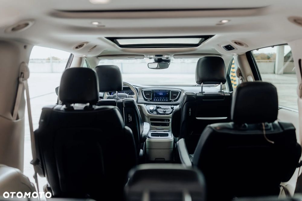 Chrysler Pacifica - 21