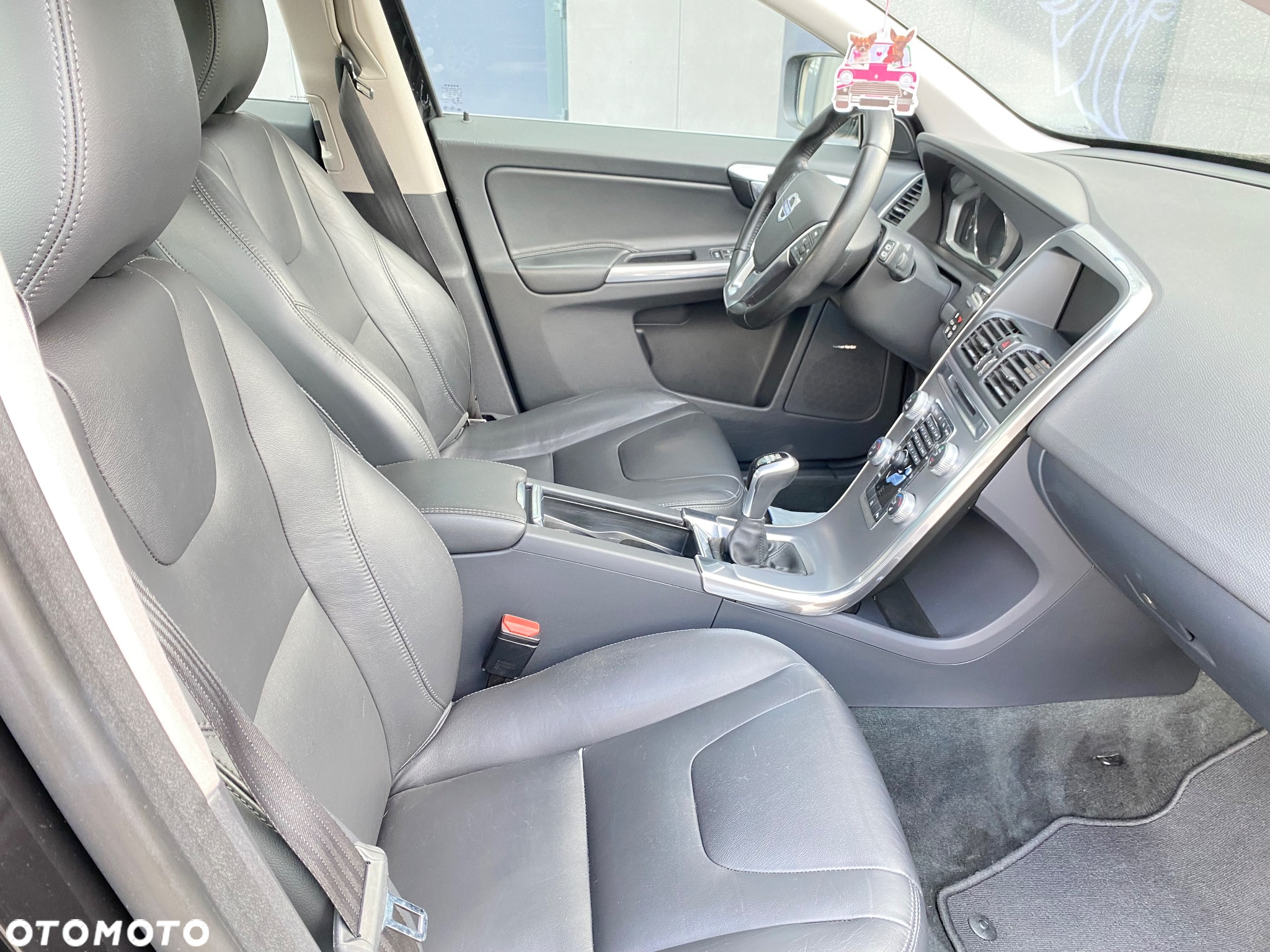 Volvo XC 60 D4 Momentum Pro - 38