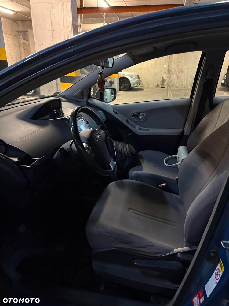 Toyota Yaris 1.3 Prestige - 5
