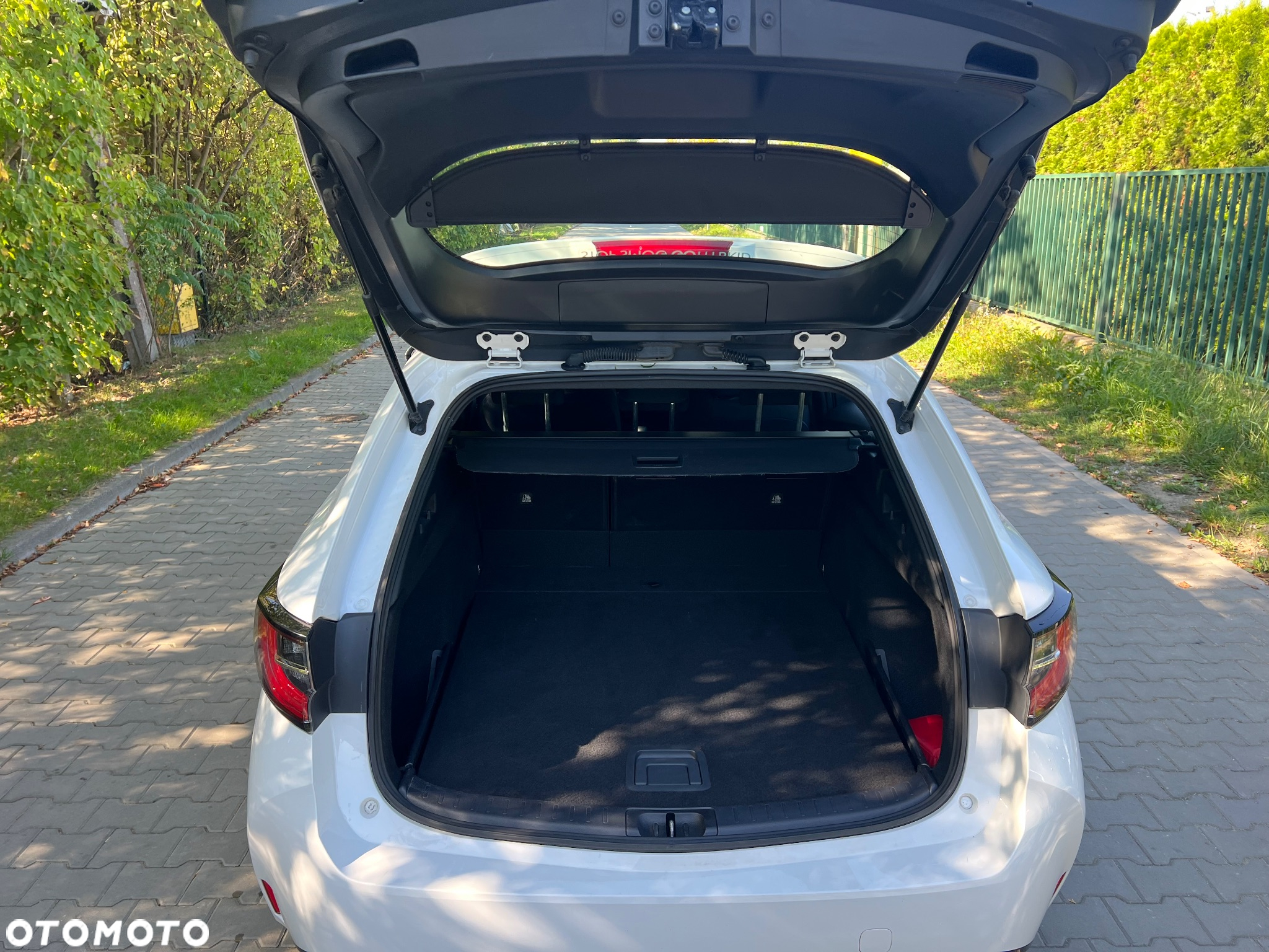 Toyota Corolla 1.8 Hybrid Active - 26