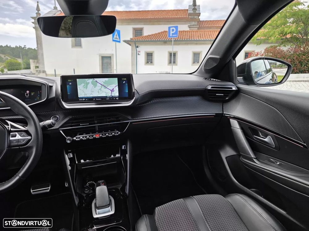 Peugeot e-208 GT - 26