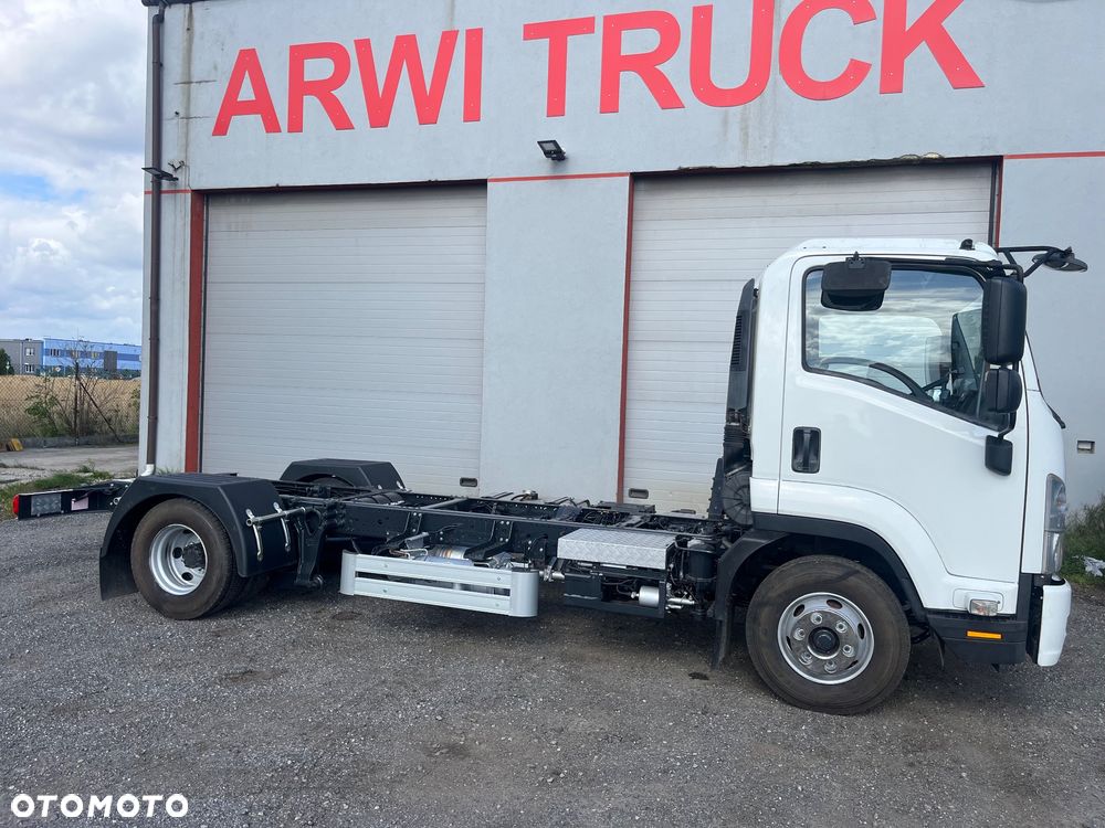 Isuzu AMP - 2