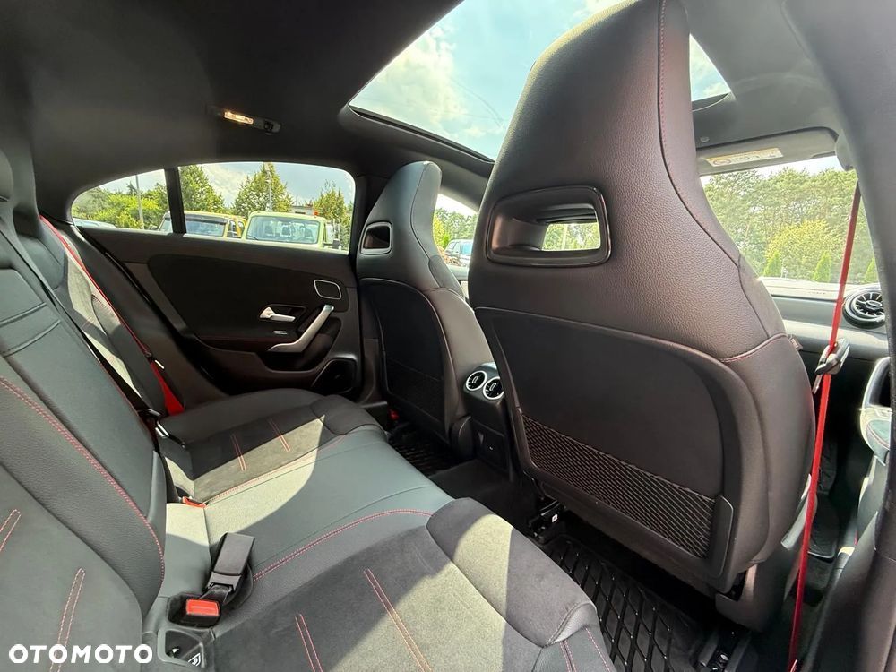 Mercedes-Benz CLA AMG 35 4-Matic 7G-DCT - 15