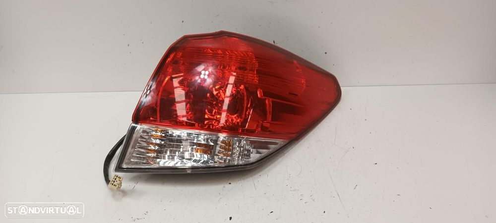 FAROLIM TRASEIRO DIREITO SUBARU LEGACY COMBI OUTBACK B14 - 1