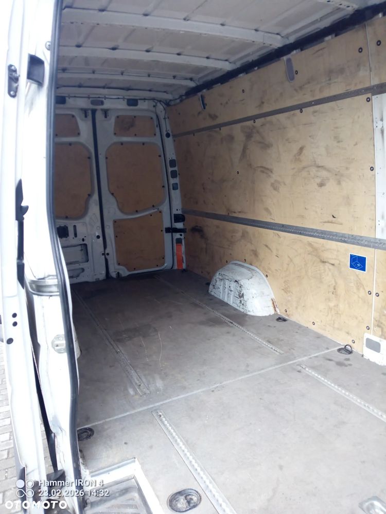 Mercedes-Benz Sprinter - 10