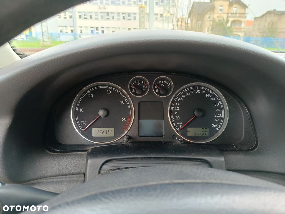 Volkswagen Passat 1.9 TDI Comfortline - 13