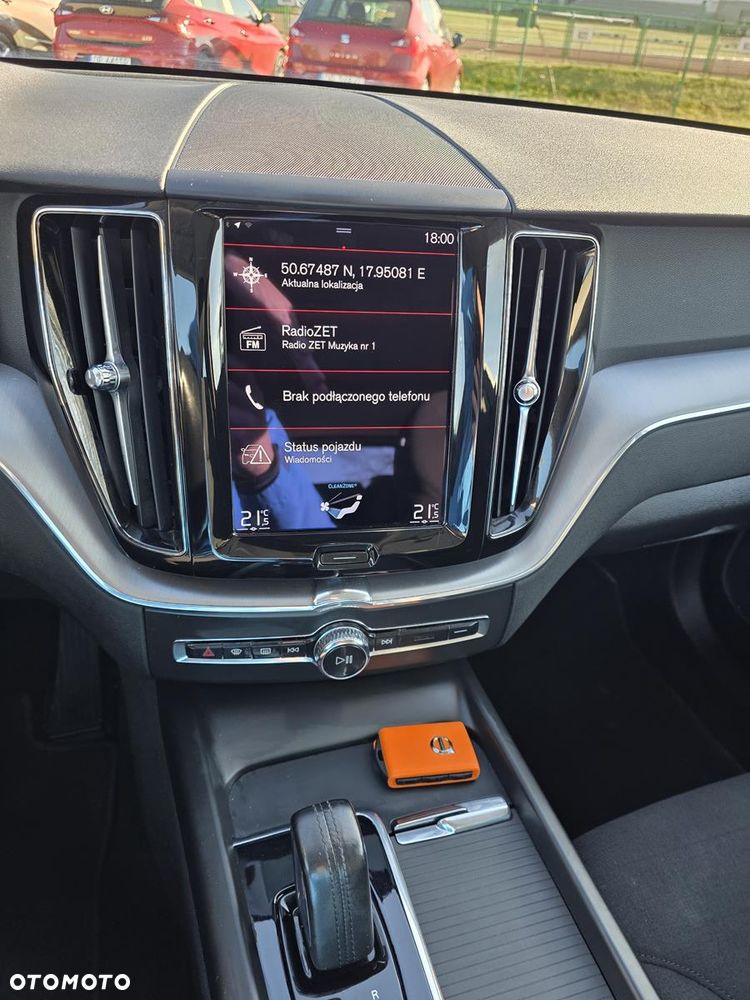 Volvo XC 60 B4 D Momentum - 16