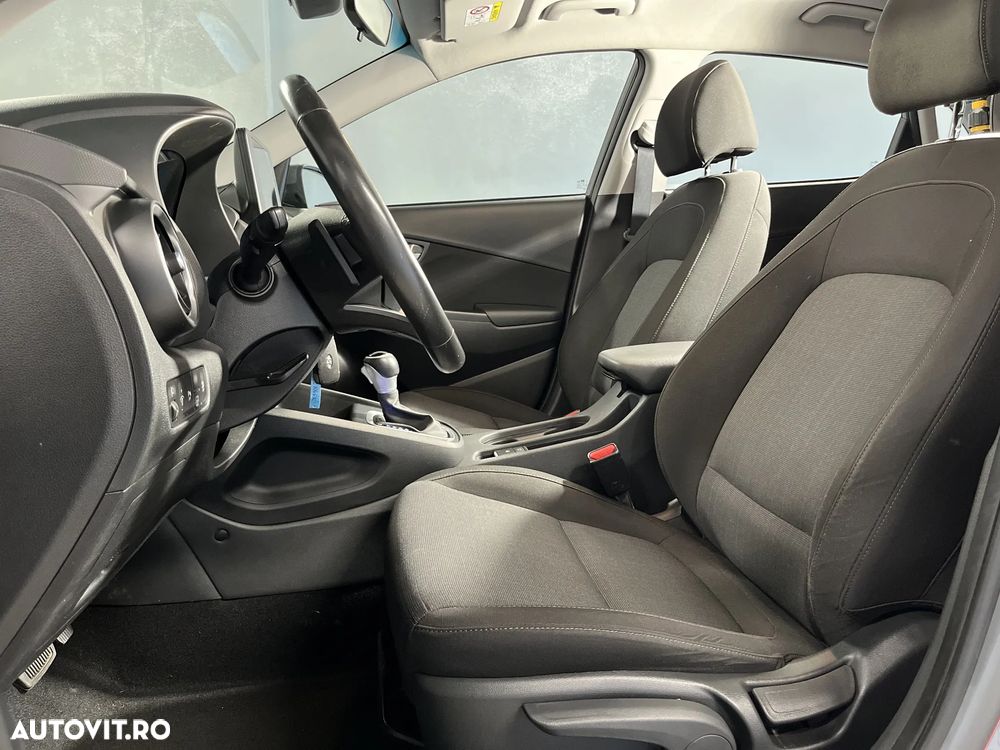 Hyundai KONA - 11