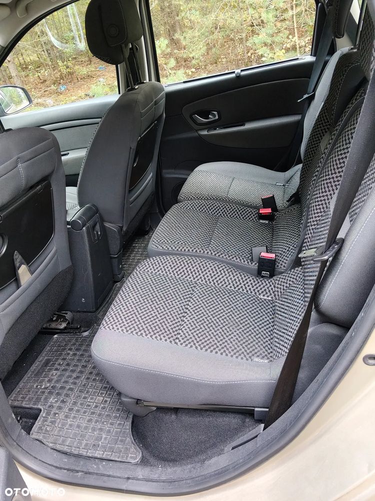 Renault Scenic 1.6 16V Expression - 9