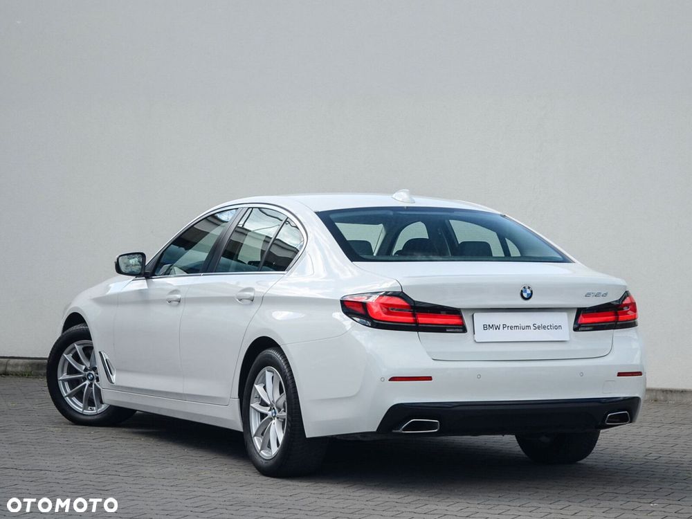 BMW Seria 5 518d mHEV - 10